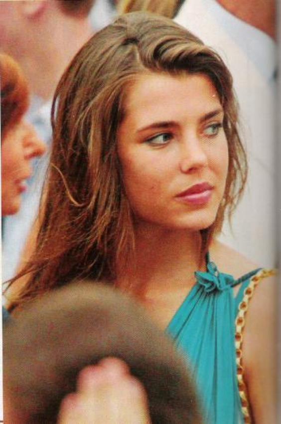 Charlotte Casiraghi page 3